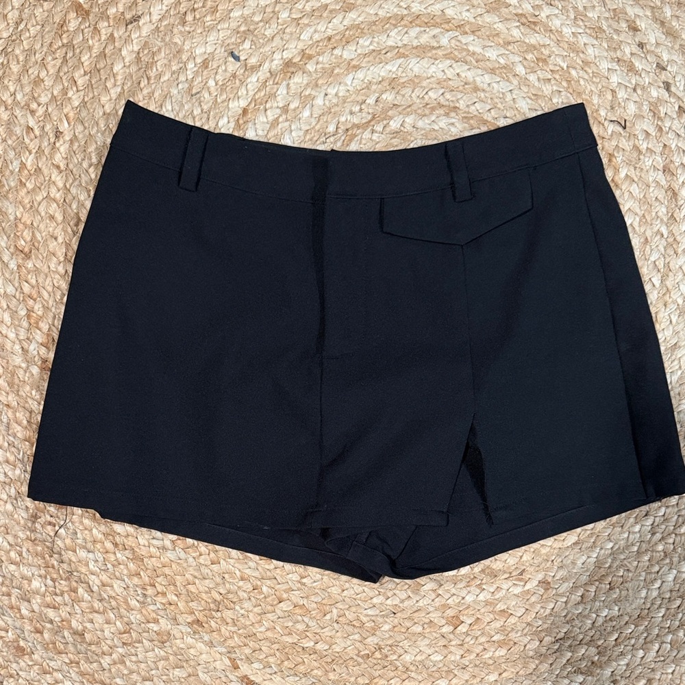 Princess Polly Black Women's Skorts
